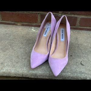 Lavendar suede pumps